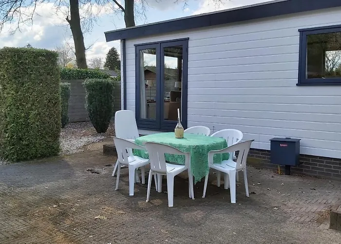 Шале Cosy Garden Familie Tot 4 Personen Op De Veluwe Bungalowpark De Kern Пюттен